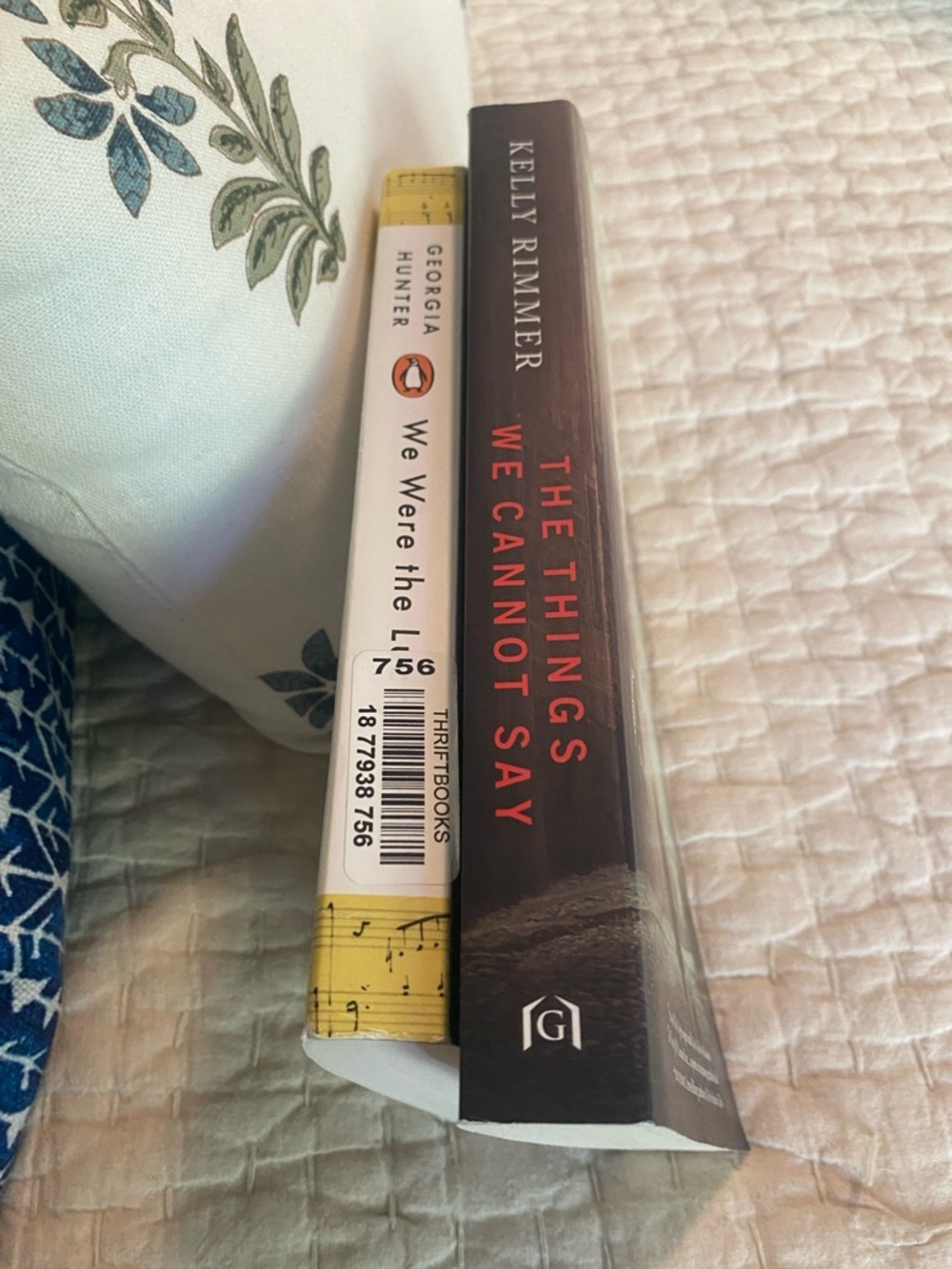 2 Historical Fiction Novels The Things We Cannot See and We were the lucky ones - Picture 2 of 4